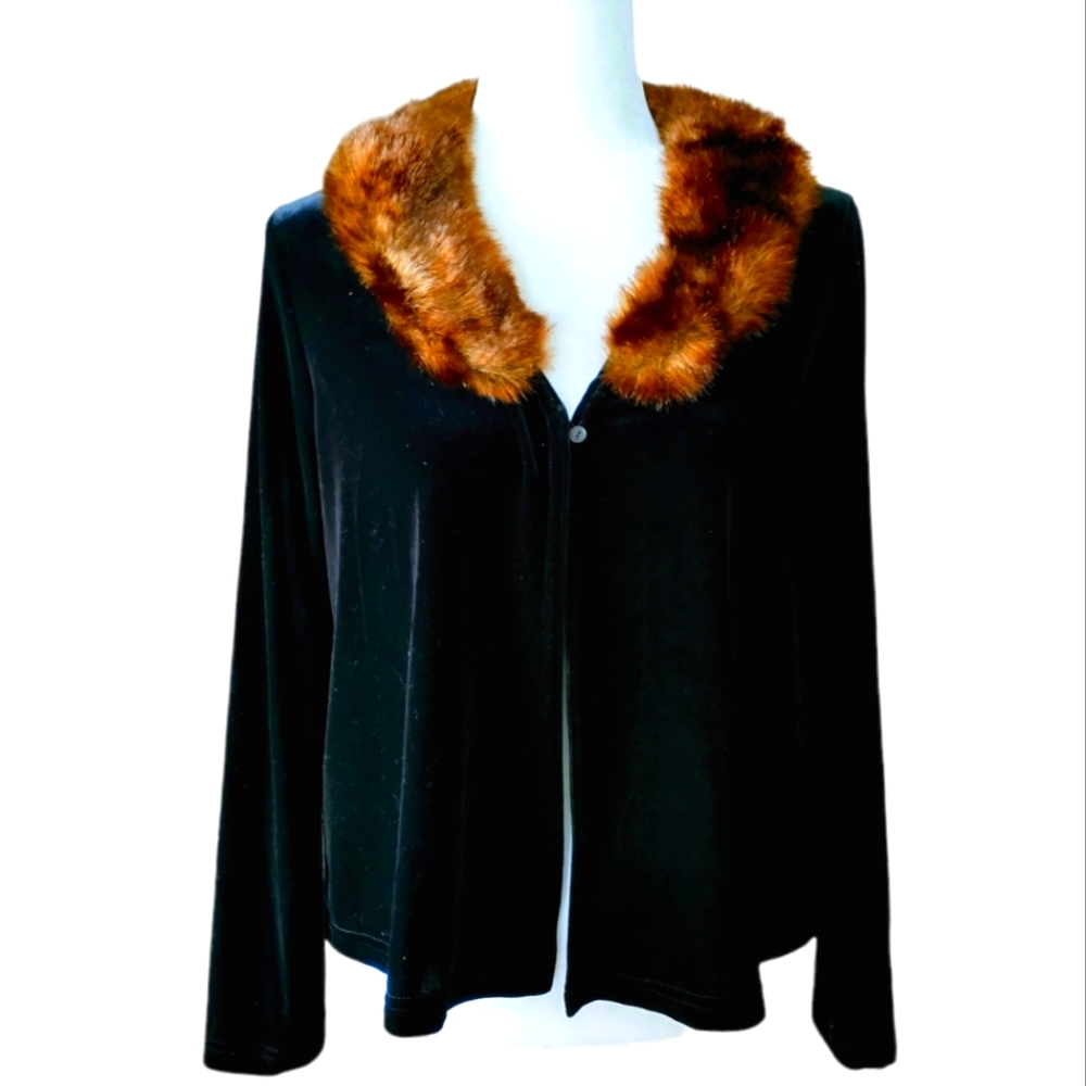CLIO Women's Cardigan